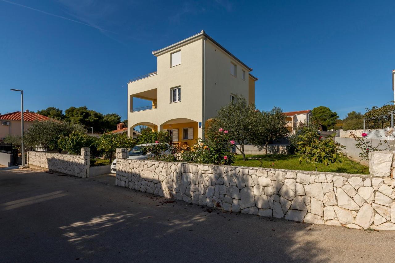 Apart Sa Terasom 250M Od Plaze,Parking,Wi Fi,Rostilj Trogir Buitenkant foto