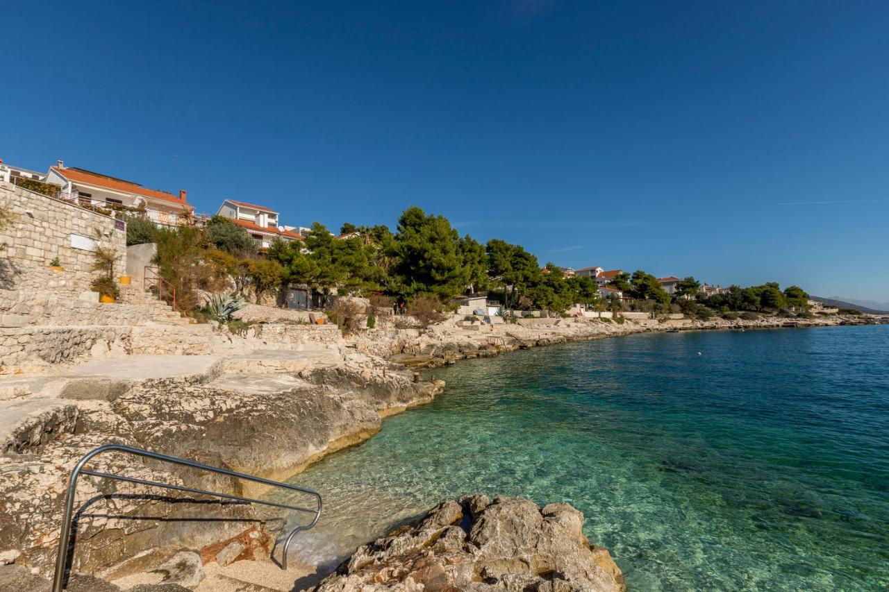 Apart Sa Terasom 250M Od Plaze,Parking,Wi Fi,Rostilj Trogir Buitenkant foto