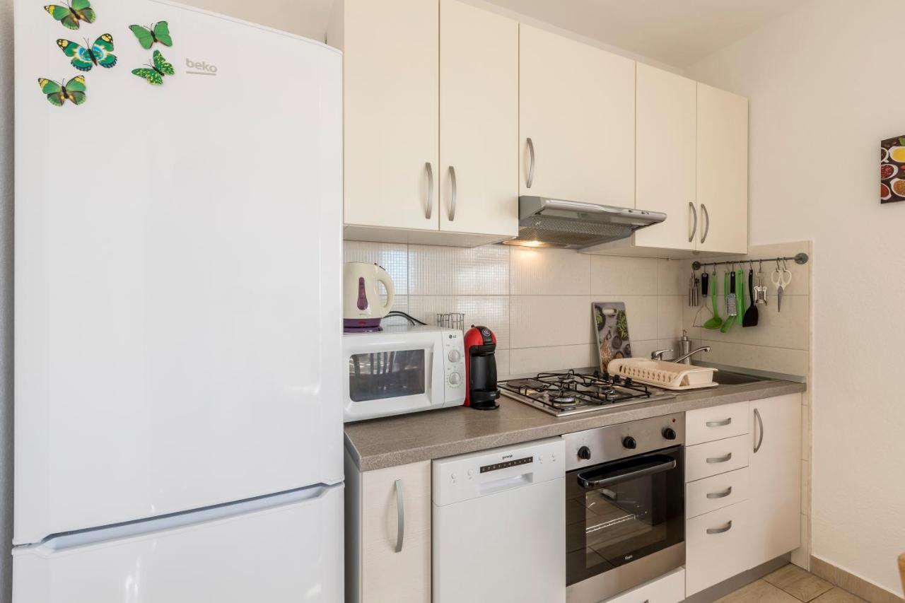 Apart Sa Terasom 250M Od Plaze,Parking,Wi Fi,Rostilj Trogir Buitenkant foto