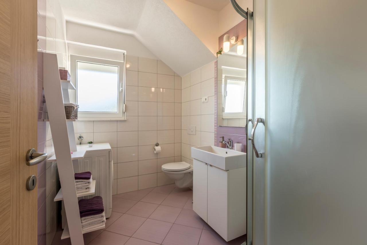Apart Sa Terasom 250M Od Plaze,Parking,Wi Fi,Rostilj Trogir Buitenkant foto