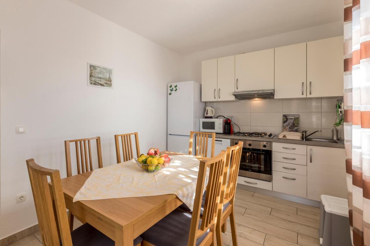 Apart Sa Terasom 250M Od Plaze,Parking,Wi Fi,Rostilj Trogir Buitenkant foto