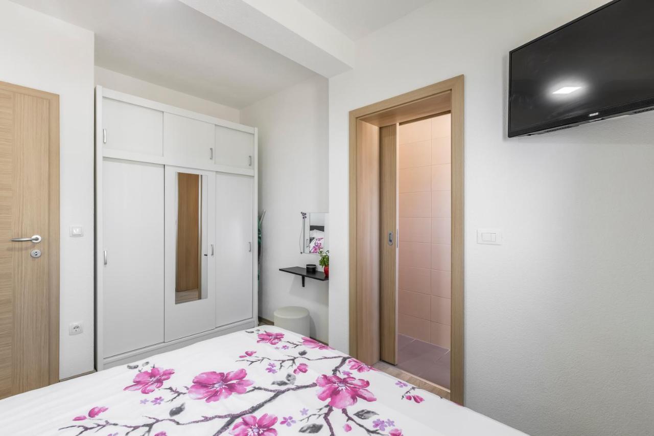 Apart Sa Terasom 250M Od Plaze,Parking,Wi Fi,Rostilj Trogir Buitenkant foto