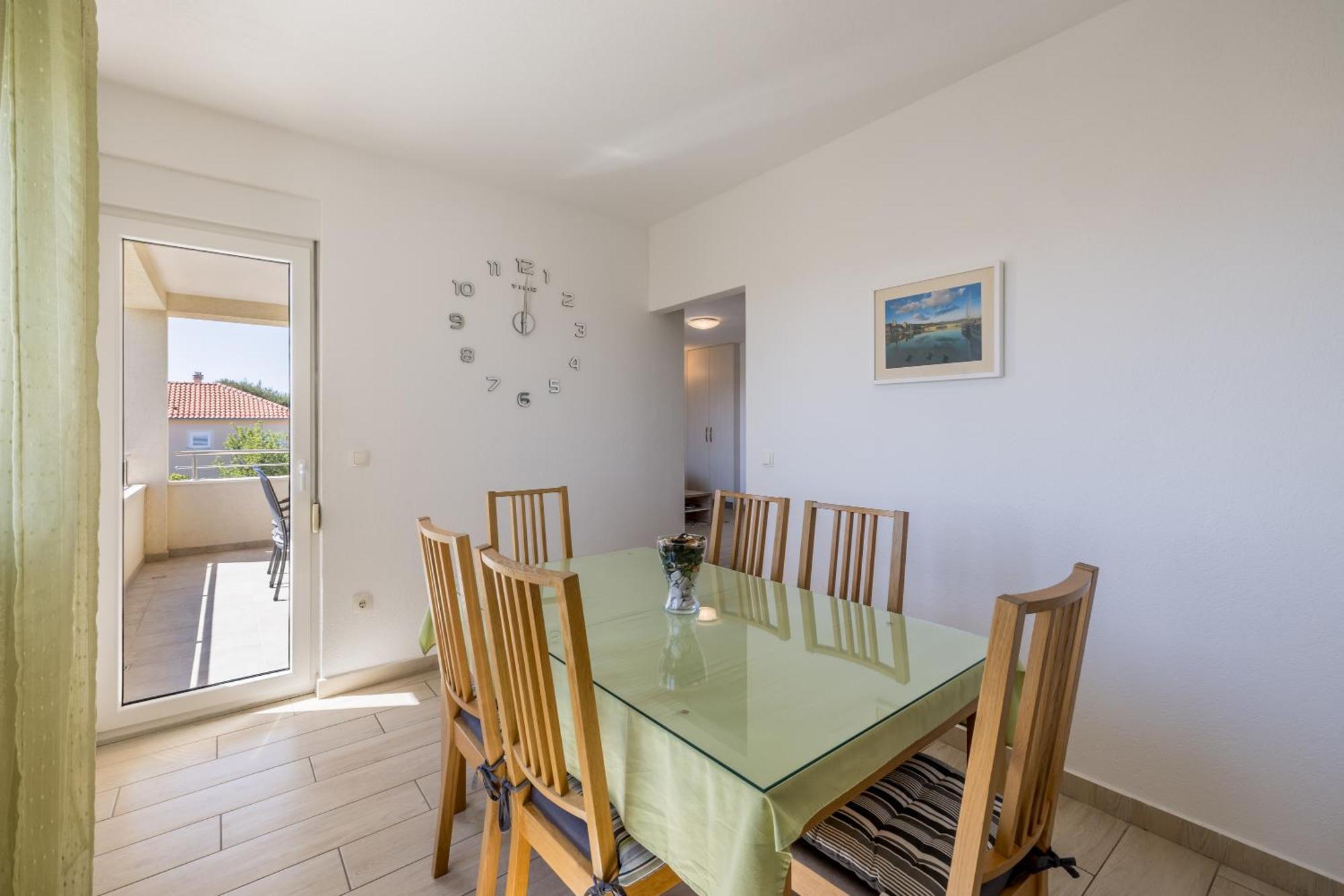 Apart Sa Terasom 250M Od Plaze,Parking,Wi Fi,Rostilj Trogir Buitenkant foto
