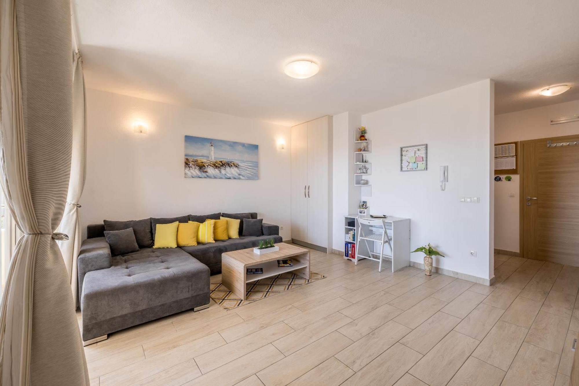 Apart Sa Terasom 250M Od Plaze,Parking,Wi Fi,Rostilj Trogir Buitenkant foto