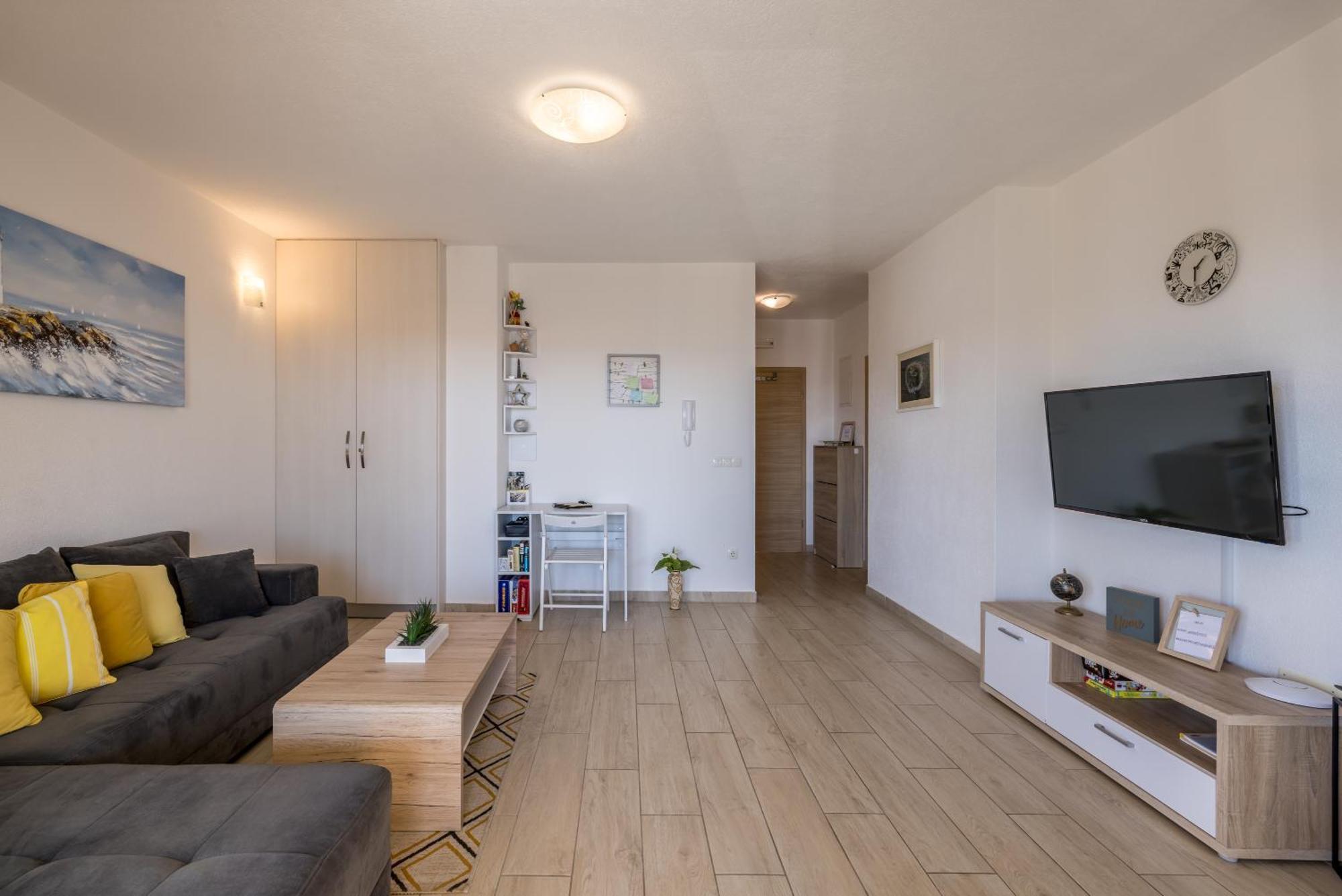 Apart Sa Terasom 250M Od Plaze,Parking,Wi Fi,Rostilj Trogir Buitenkant foto